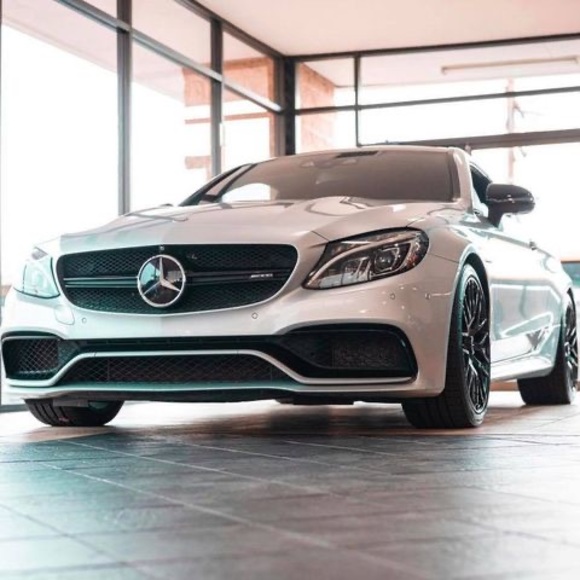 Profile Picture of Omar Omar (@omarsamir995) on Poshmark