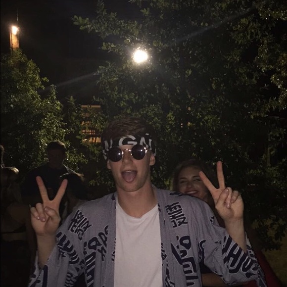 Profile Picture of Alex Comer (@alexcomer98) on Poshmark