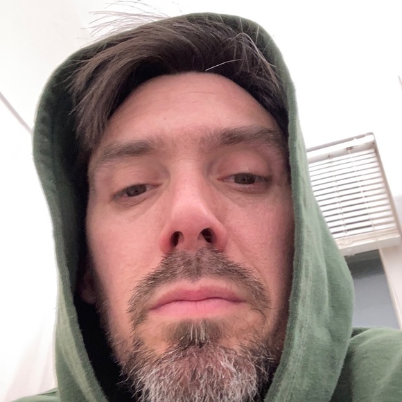 Profile Picture of Kenneth Navarro (@kennethnavar448) on Poshmark