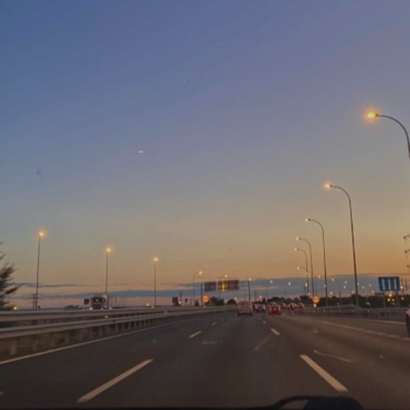 Profile Picture of Amelia Belland (@ameliabelland) on Poshmark