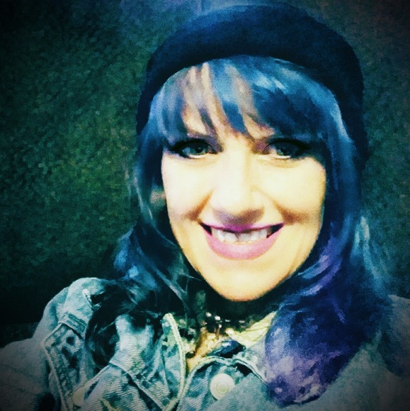 Profile Picture of Rene Thomas spencer-bell (@pdbgrsb07) on Poshmark