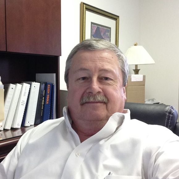 Profile Picture of Larry Wayne (@lhoyle001) on Poshmark