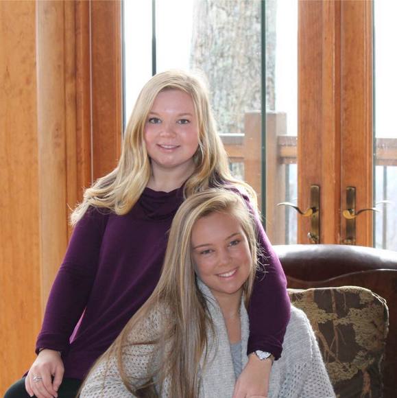 Profile Picture of Angela Pearce (@akwpearce) on Poshmark