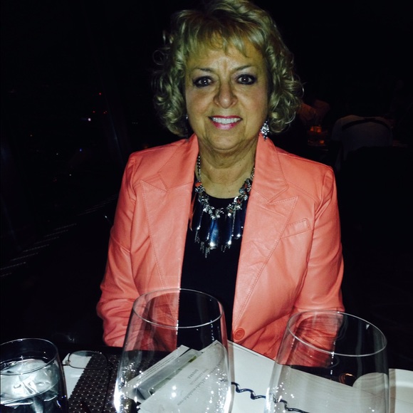 Profile Picture of Paula Cicchetti (@coicchettip) on Poshmark