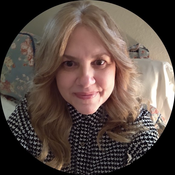 Profile Picture of Rene Newton (@rdnewton08) on Poshmark