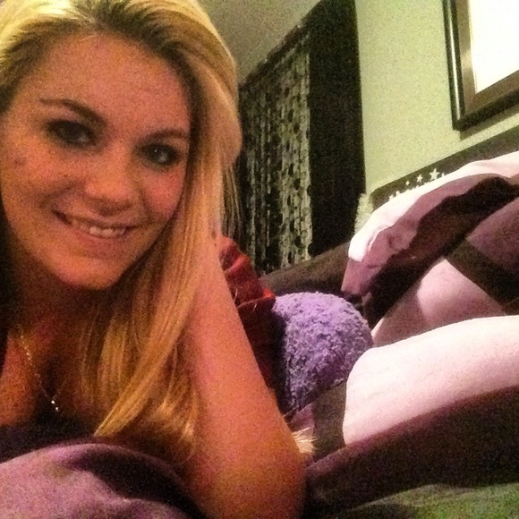 Profile Picture of Kristie Kolpaczyk (@kristiekolp) on Poshmark