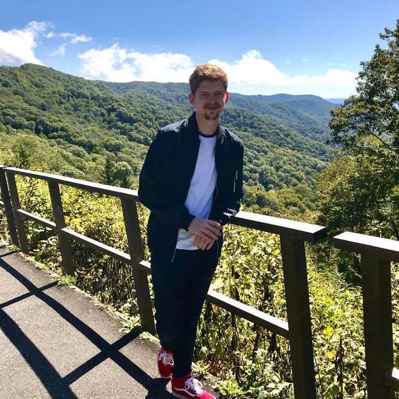 Profile Picture of Sam Prange (@sammypuff) on Poshmark