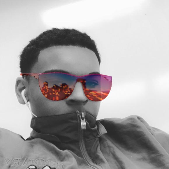 Profile Picture of Steven Trahan (@steventrahan) on Poshmark