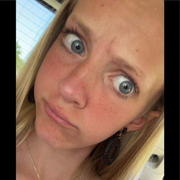 Profile Picture of Maddie Sierant (@maddiesierant) on Poshmark