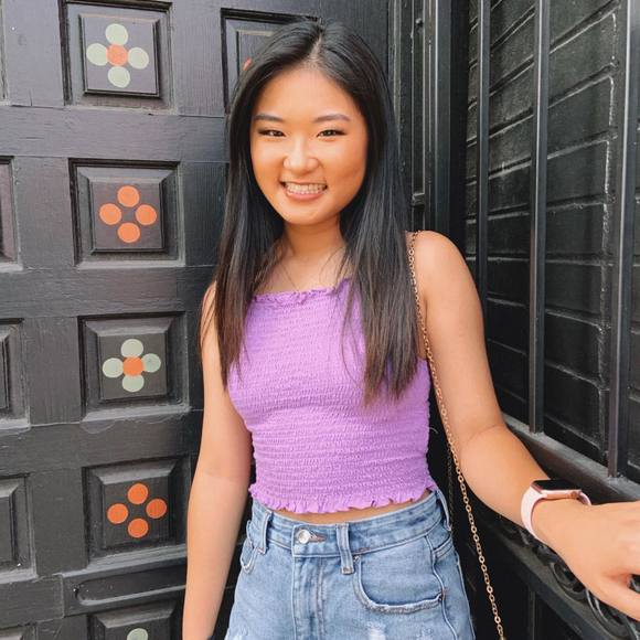 Profile Picture of Michelle Kim (@michxkim621) on Poshmark