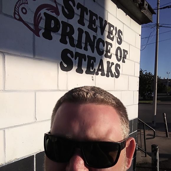 Profile Picture of Johnny Reczko (@reczko78) on Poshmark