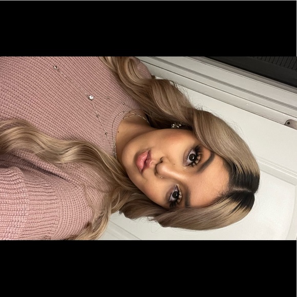 Profile Picture of Justin n Savina (@alannasavina) on Poshmark