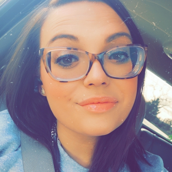 Profile Picture of Ashlyn Kennedy (@mzkenuhdee) on Poshmark