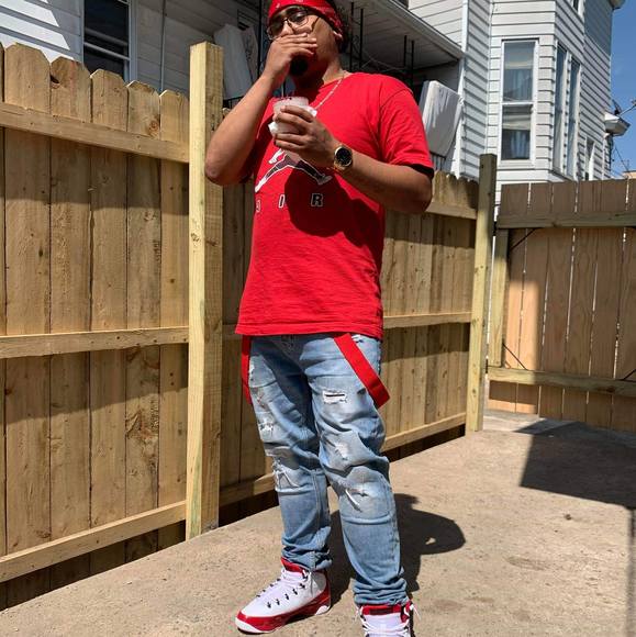 Profile Picture of Joey Reyes (@shmacked117) on Poshmark