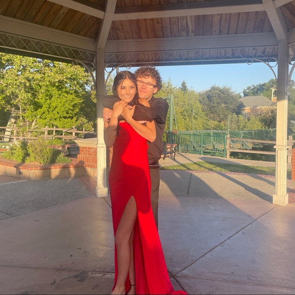 Profile Picture of Alexus Mccluskey (@alexus_xoxo_07) on Poshmark