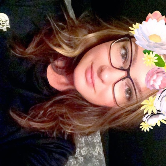 Profile Picture of Danielle Lanford (@dml91) on Poshmark