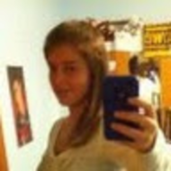 Profile Picture of Rachel Eyles (@lindley3) on Poshmark