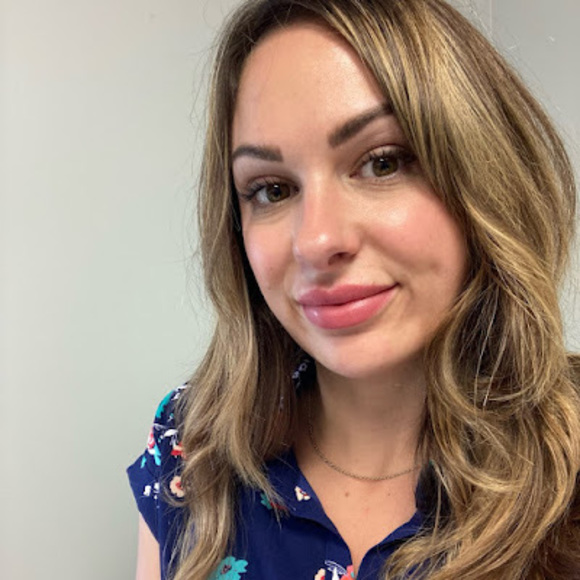 Profile Picture of Whitney Eckerson (@whitneyeckerson) on Poshmark