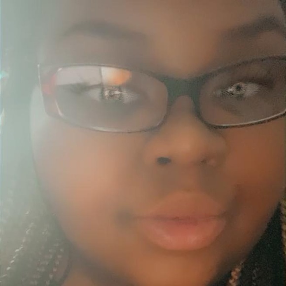 Profile Picture of Simone Carey (@scarey92) on Poshmark