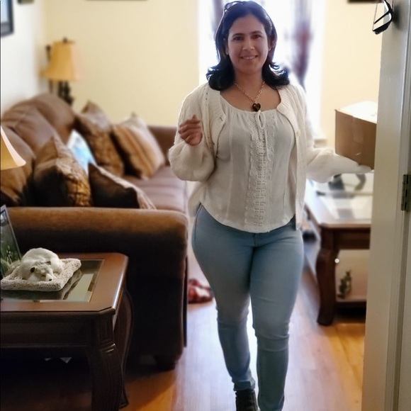 Profile Picture of Lisette Rodriguez (@lisette2124) on Poshmark
