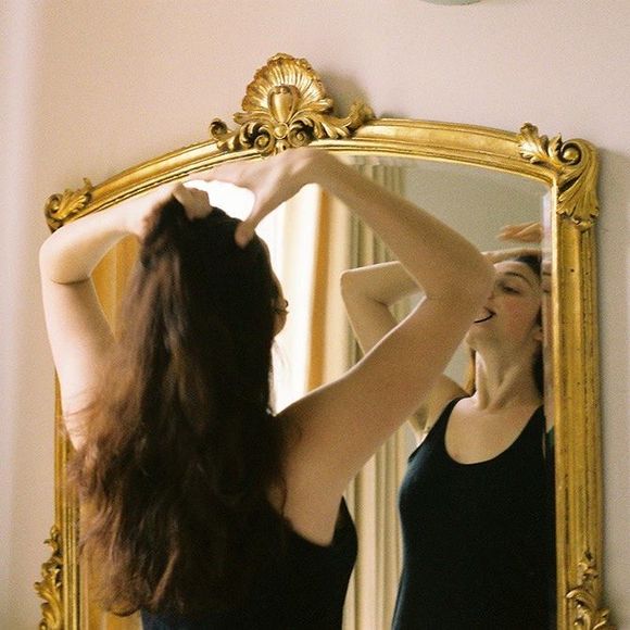 Profile Picture of Elsa Cottier (@echarlet) on Poshmark