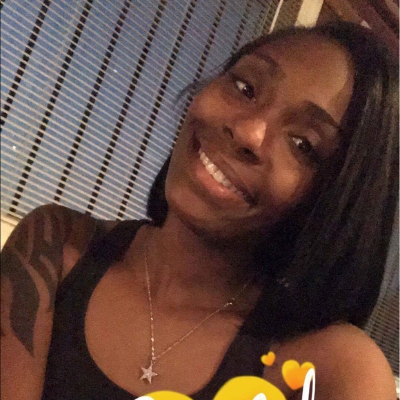 Profile Picture of Dominique Mccray (@msmccray88) on Poshmark