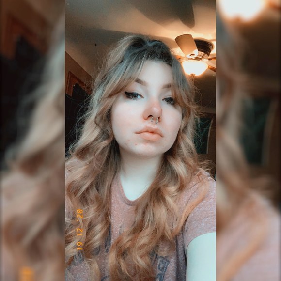 Tori Hanna - Poshmark Profile Picture of Tori Hanna (@torihanna00) on Poshmark