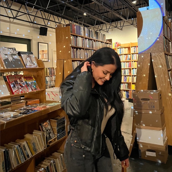 Profile Picture of Mayra Alvarez (@mayritaa20) on Poshmark