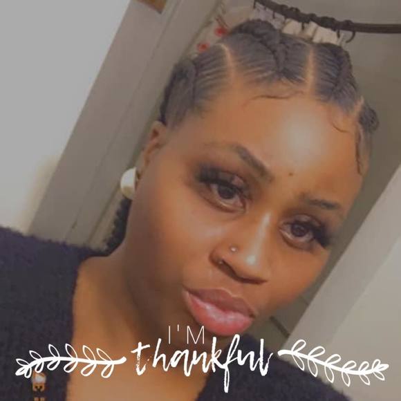 Profile Picture of Meenasha Meenasha (@meemee216) on Poshmark