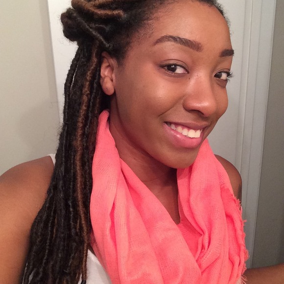 Profile Picture of Jasmine Price (@jasprice) on Poshmark