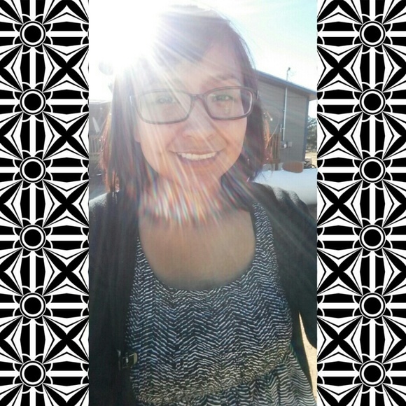 Profile Picture of Michaelyn Devore (@mdevore2) on Poshmark