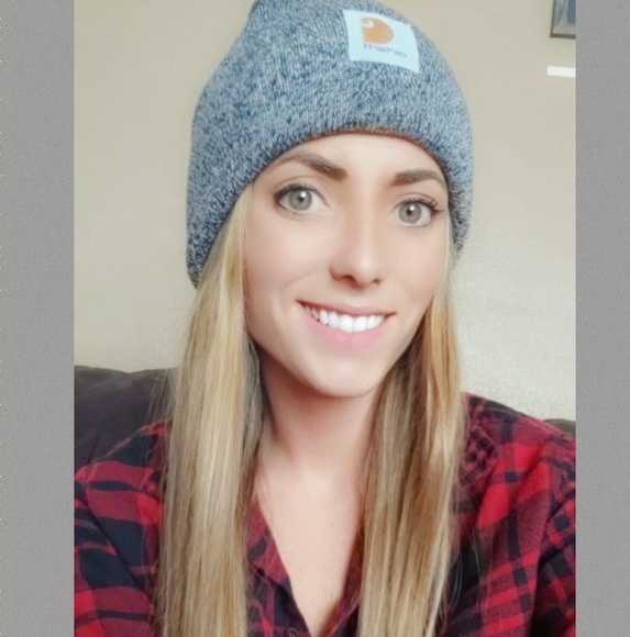 Profile Picture of Sydney Ponitz (@sydneyponitz) on Poshmark