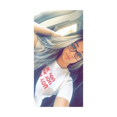 Profile Picture of It's Lilly ♡ (@LesLiriano) on Twitter