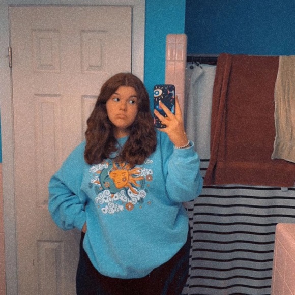 Profile Picture of Kylee Hickingbottom (@kyleelh) on Poshmark