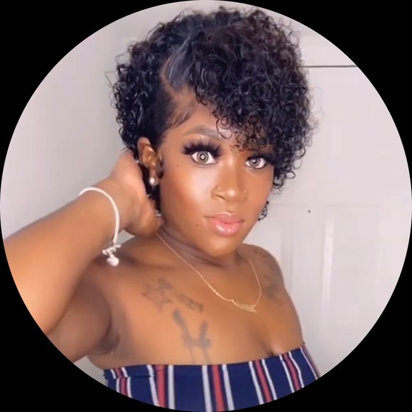 Profile Picture of Tyuinl Gaser (@tyuinlgaser) on Poshmark