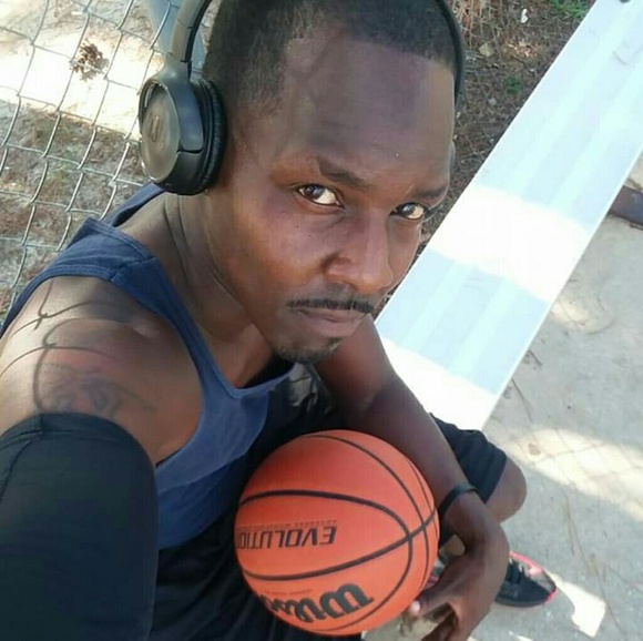 Profile Picture of Robert Coleman (@mamba_out) on Poshmark