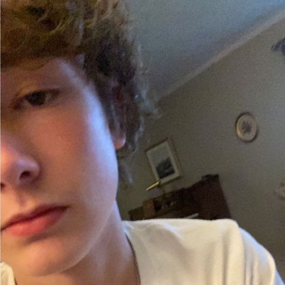 Profile Picture of Robin Fowler (@robinfowler402) on Poshmark