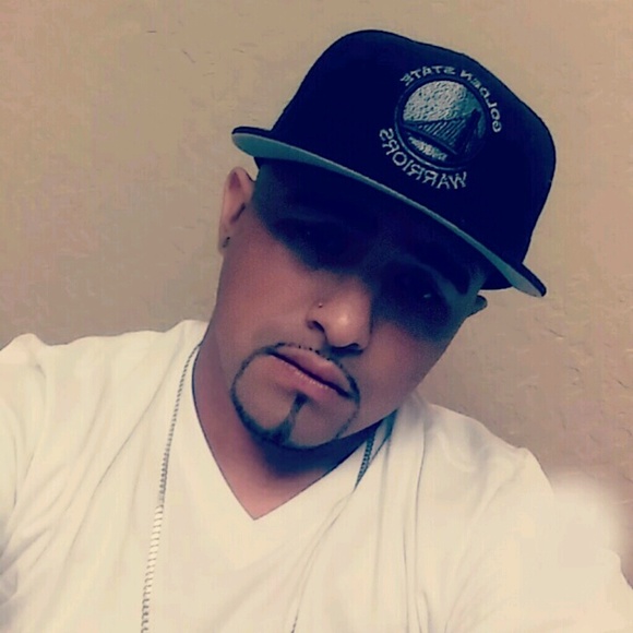 Profile Picture of Alex Lemos (@alexlemos) on Poshmark