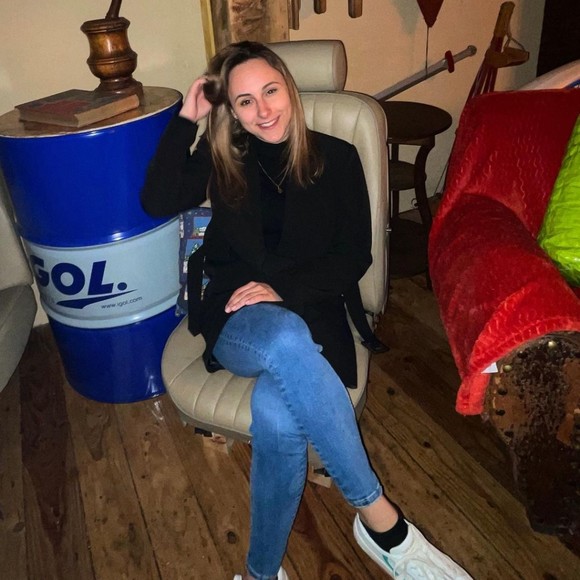 Profile Picture of Ruth Neal (@ruth99k) on Poshmark