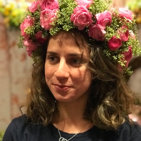 Profile Picture of Maria Losada (@maricarli93) on Poshmark