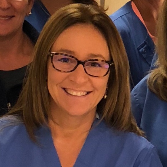 Profile Picture of Toni Eppink (@eppinkt) on Poshmark