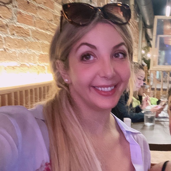 Profile Picture of Ada Andrejevic (@ada_andrejevic) on Poshmark
