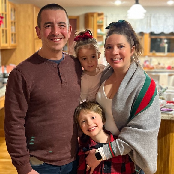 Profile Picture of Amanda Bougie (@amandabougie) on Poshmark