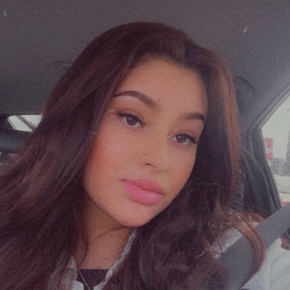 Profile Picture of Leidy Geerlings (@leidygeerlings) on Poshmark