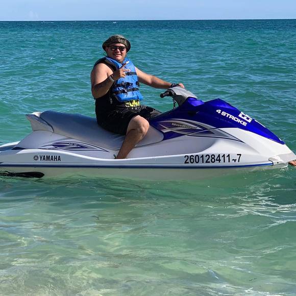 Profile Picture of Eric Perez (@ericperez800y) on Poshmark