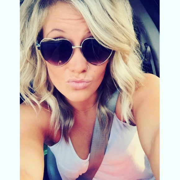 Profile Picture of Kelsey Bruggman (@kbruggman) on Poshmark
