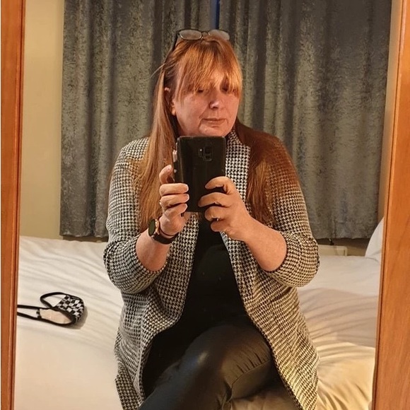 Profile Picture of Apolonia Brenkus (@apoloniabrenkus) on Poshmark