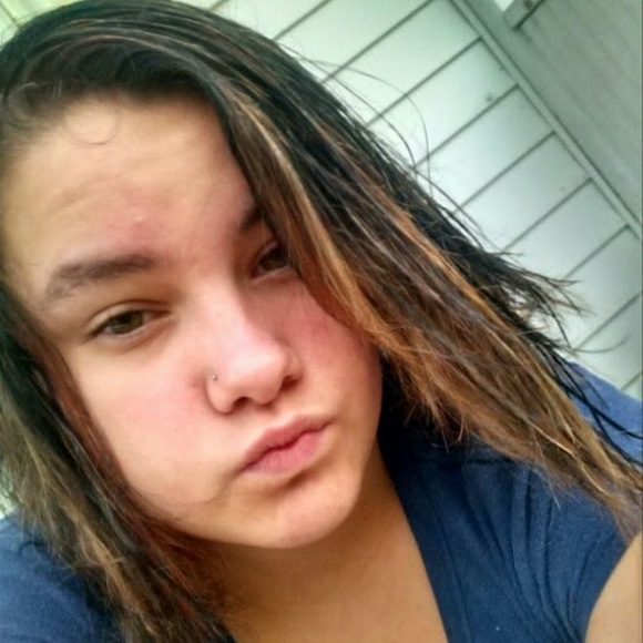 Shaunda Cantwell - Poshmark Profile Picture of Shaunda Cantwell (@dereksbabygirl2) on Poshmark