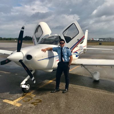 Profile Picture of Evan Ramirez (@ERRBermudez) on Twitter