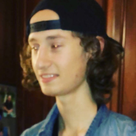 Profile Picture of Fletcher Hearld (@producedfletch) on Poshmark